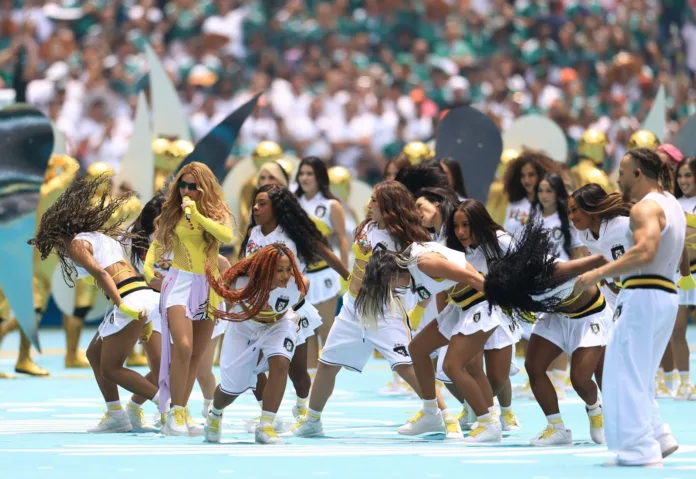 Shakira durante la ceremonia de inauguración del Mundial 2026 en el Estadio Azteca de Ciudad de México