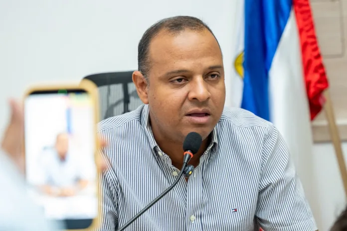 Concejal Jorge Luis Arzuaga durante debate sobre fotodetenciones y control del tránsito en Valledupar